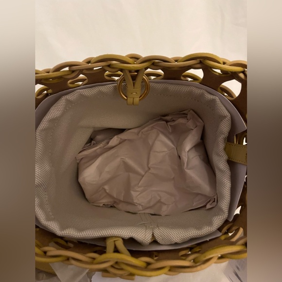 TORY BURCH MCGRAW DIE CUT SMALL BUCKET BAG - Picture 11 of 14